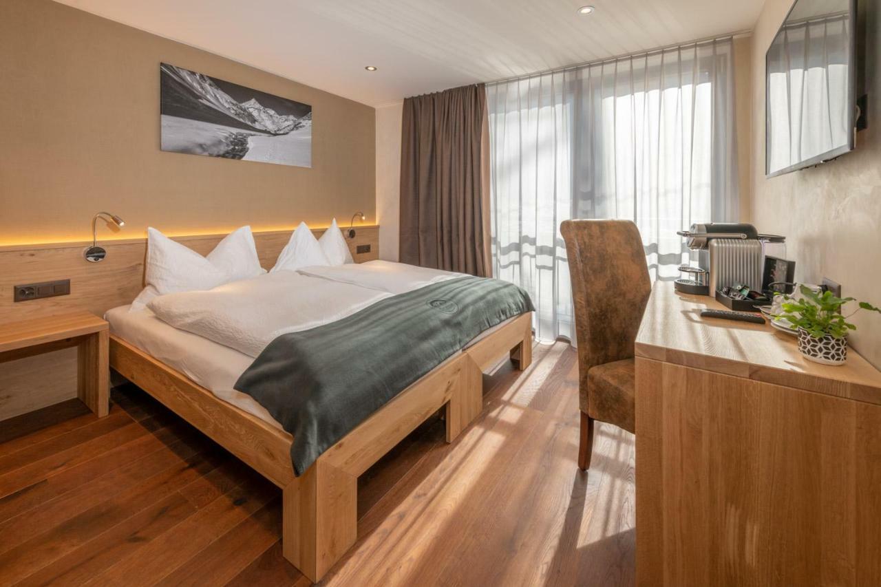 Hotel Heimatlodge Sankt Niklaus Bagian luar foto