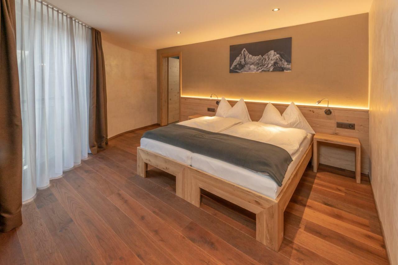 Hotel Heimatlodge Sankt Niklaus Bagian luar foto
